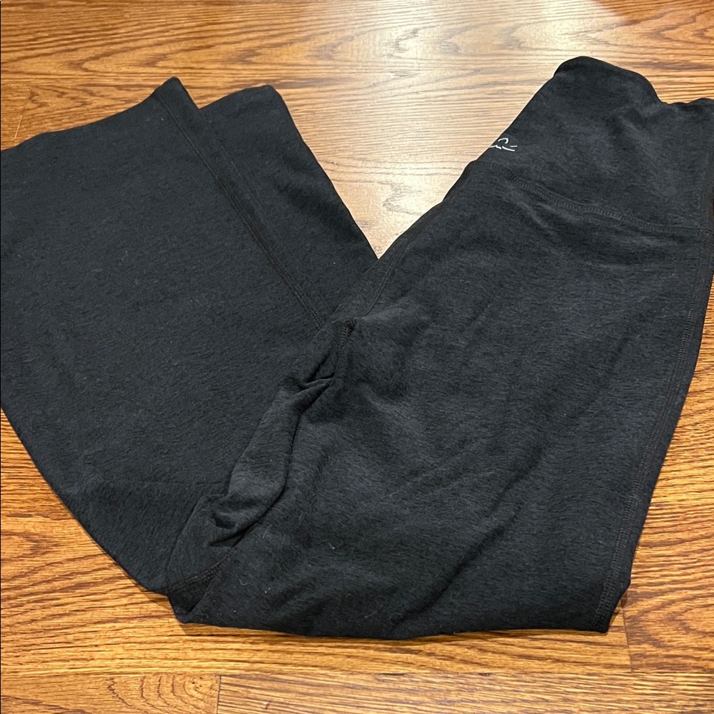 Beyond Yoga Grey Flair Leggings S - Picture 4 of 5